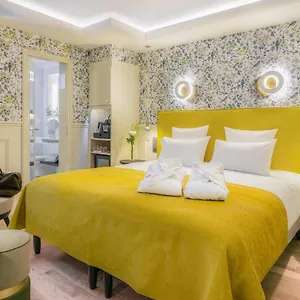 Cambon 4*, Paris France