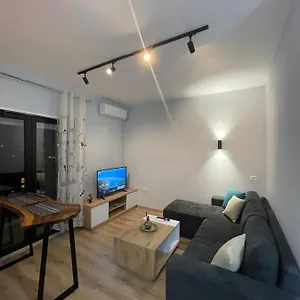 https://mr-goldi.hotels-in-tirana.com